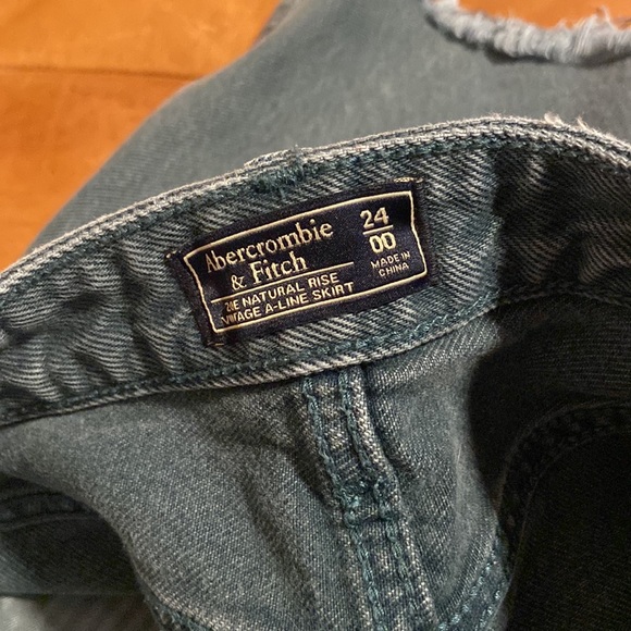 Teal washed Abercrombie and Fitch skirt - Picture 3 of 4